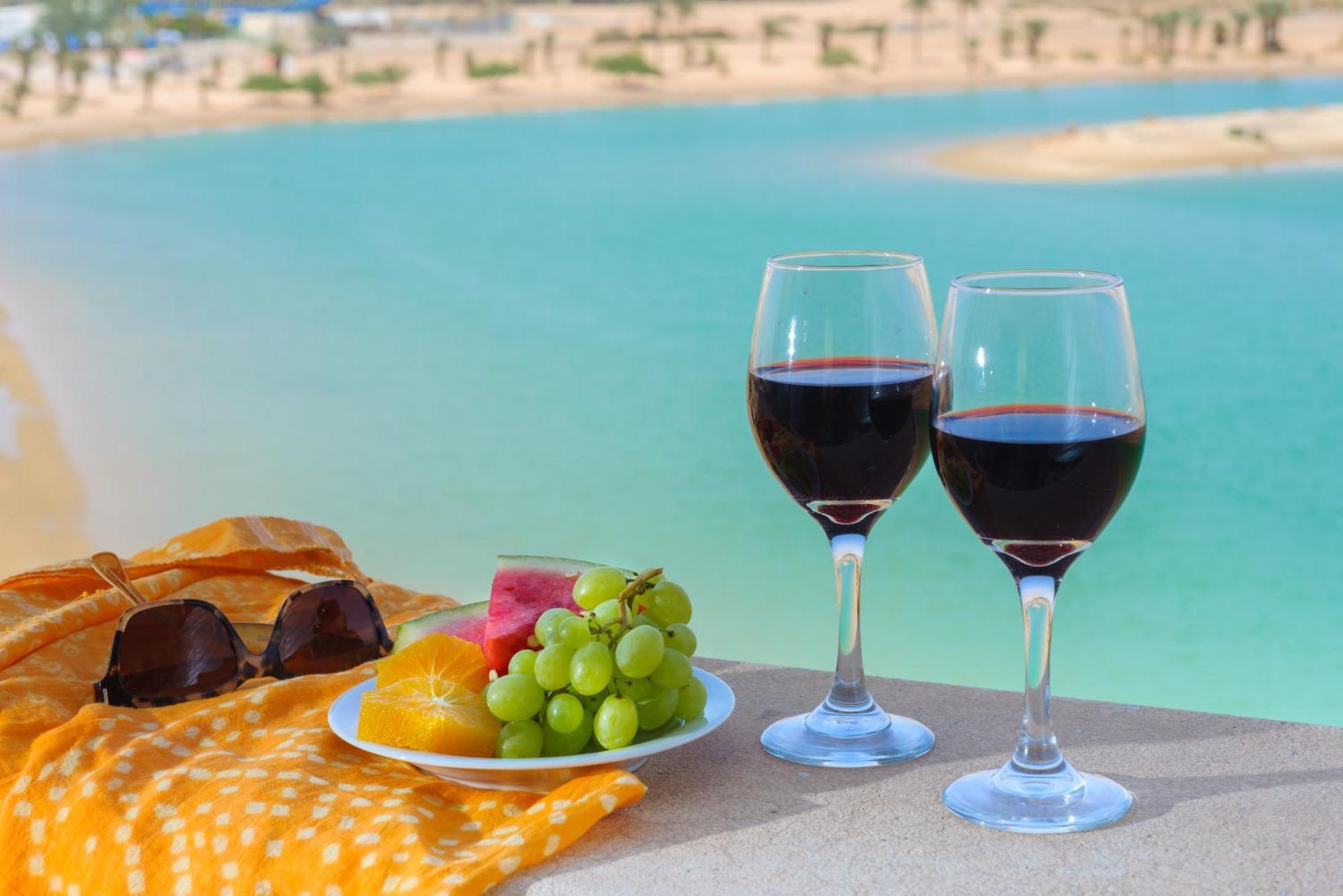 Herods Boutique Eilat A Premium Collection By Fattal Hotels Exterior foto Wine and fruit