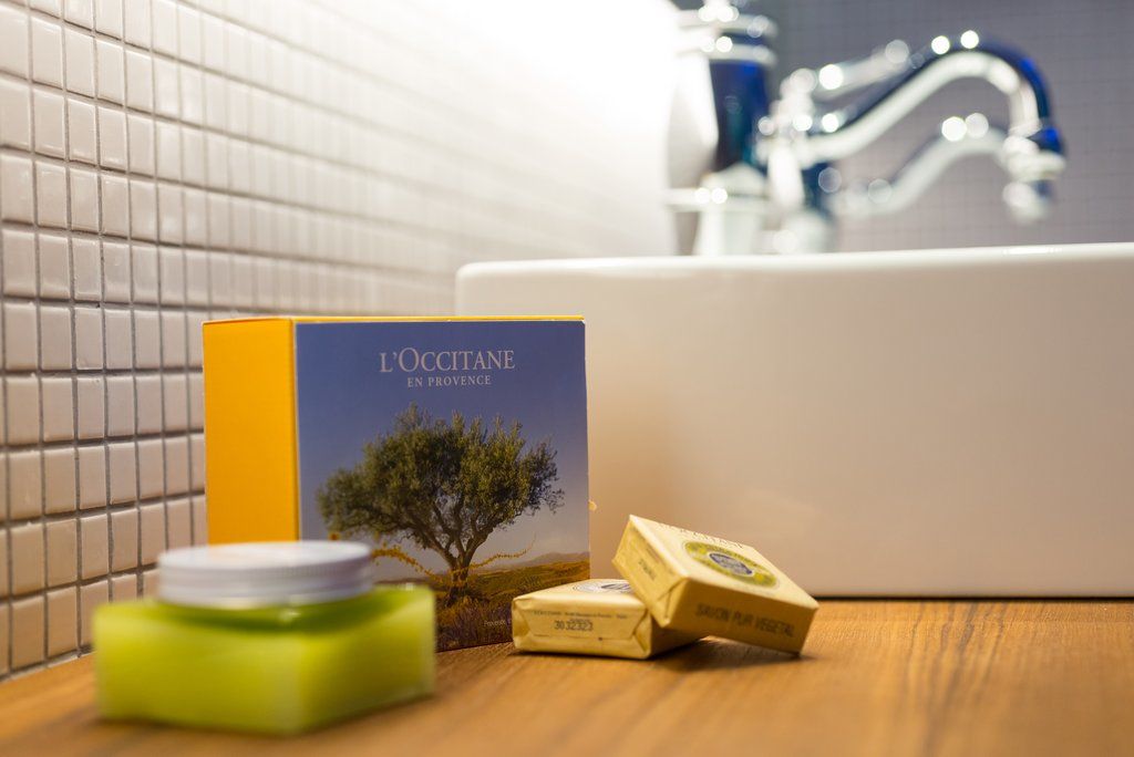Herods Boutique Eilat A Premium Collection By Fattal Hotels Exterior foto L'OCCITANE products